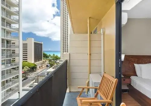 Castle Bamboo Waikiki - 21
