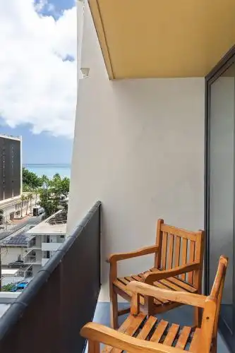 Castle Bamboo Waikiki - 17