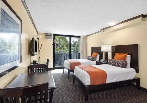 Castle Bamboo Waikiki - 11