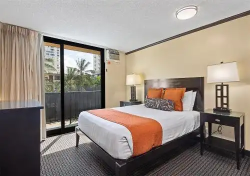 Castle Bamboo Waikiki - 3