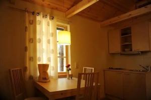 Roosta Holiday Village, Элбику