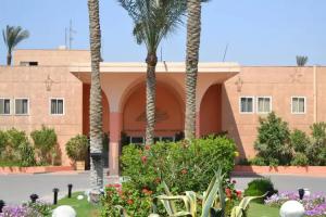 Pyramids Park Resort Cairo, Каир