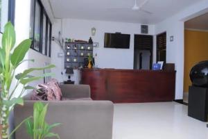 Prime Time Hotel, Унаватуна