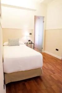 La Bella Sevilla - 20