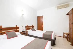 Отель «Parador de Santiago - Hostal Reis Catolicos», Сантьяго-де-Компостела