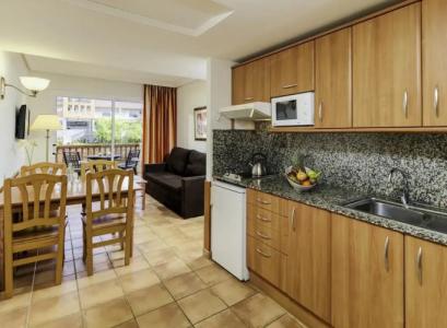 H10 Mediterranean Village - 15