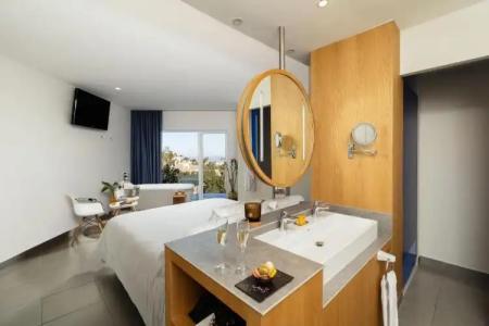 Higueron Malaga, Curio Collection by Hilton - 55