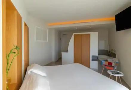 Higueron Malaga, Curio Collection by Hilton - 38