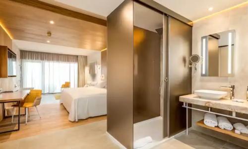 Higueron Malaga, Curio Collection by Hilton - 92