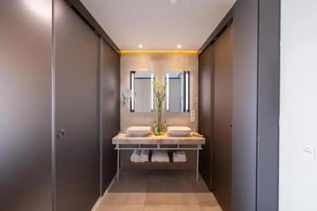 Higueron Malaga, Curio Collection by Hilton - 118