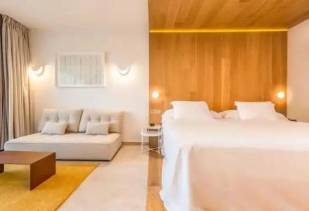 Higueron Malaga, Curio Collection by Hilton - 111