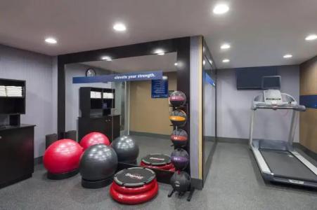 Hampton Inn Seaport Financial District - 18