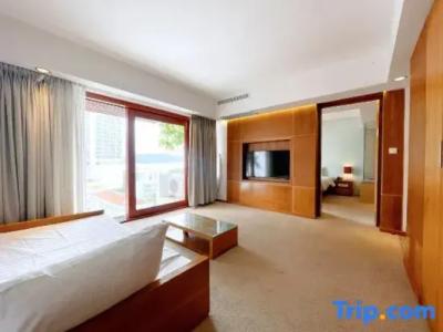 Golden Holiday - 100