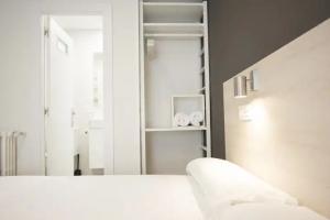 Отель «Happy Hostal Carrales»