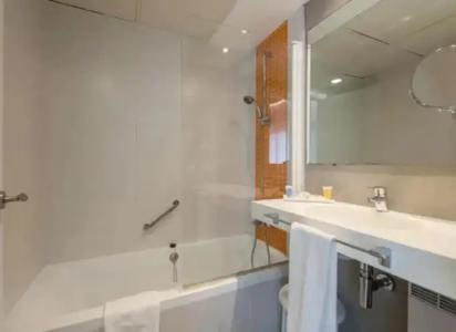 Belroy and Apartments - 27