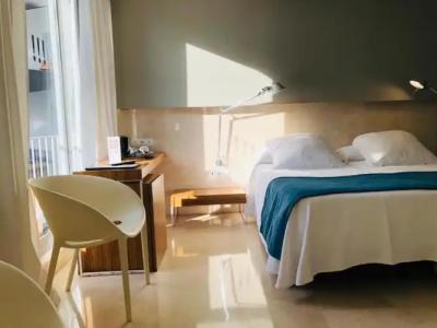 Belroy and Apartments - 38