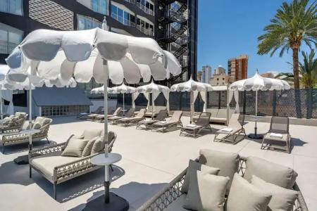 Belroy and Apartments - 14