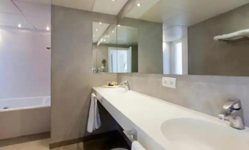 Belroy and Apartments - 34