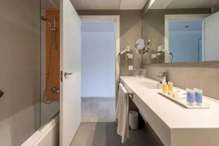 Belroy and Apartments - 10