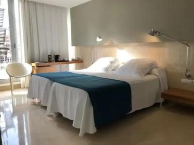 Belroy and Apartments - 36