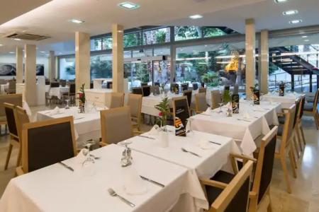 Belroy and Apartments - 19