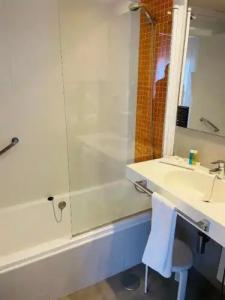 Belroy and Apartments - 24