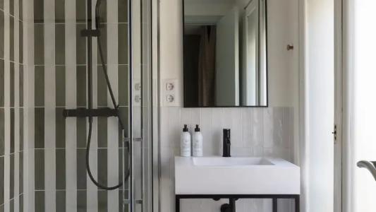 Curious By Alegria - 31