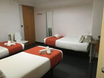 Levante Barcelona - 12