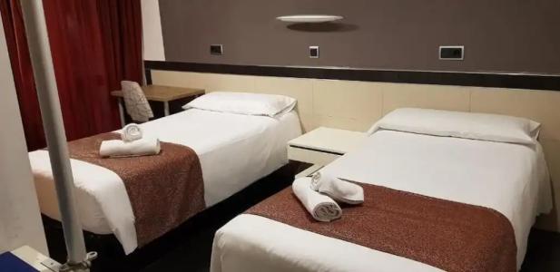 Levante Barcelona - 16