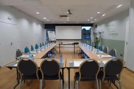 Travelodge Alicante Puerto - 13