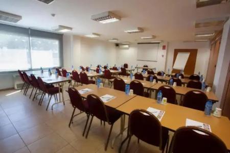 Travelodge Alicante Puerto - 14