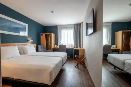 Travelodge Alicante Puerto - 42