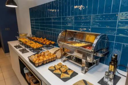 Travelodge Alicante Puerto - 11