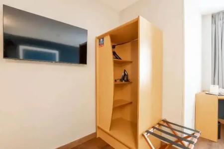 Travelodge Alicante Puerto - 69