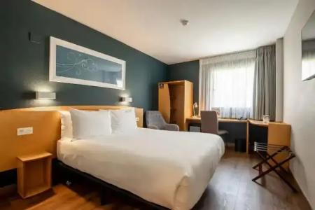 Travelodge Alicante Puerto - 51