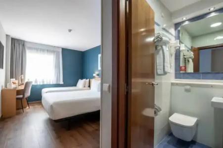 Travelodge Alicante Puerto - 70