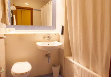 Travelodge Alicante Puerto - 9