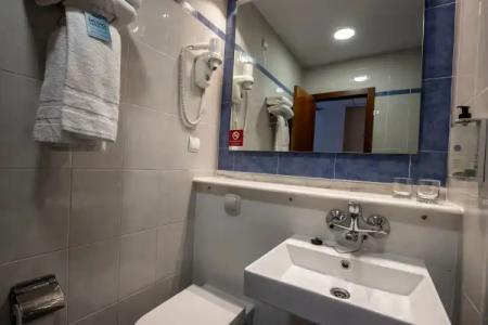 Travelodge Alicante Puerto - 37