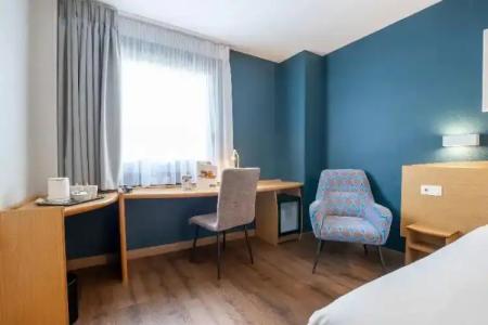 Travelodge Alicante Puerto - 65