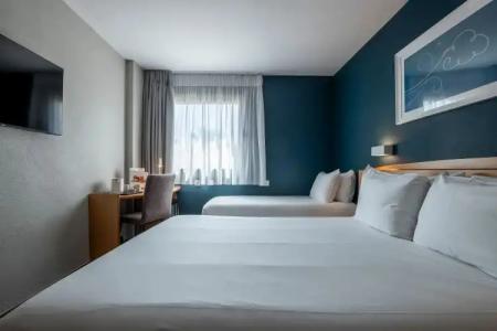 Travelodge Alicante Puerto - 7