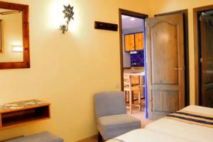 Hotel «Apartamentos Londres La Manga», Ла-Манга