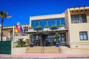 Отель «Valentin Star Menorca- Adults Only», Кала-эн-Бошч