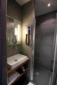 Hôtel Lumières Montmartre Paris - 8