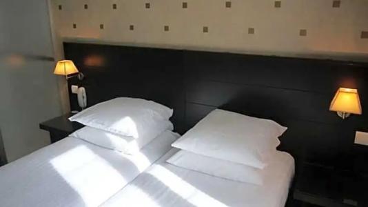 Hôtel de l'Exposition - Tour Eiffel - 77