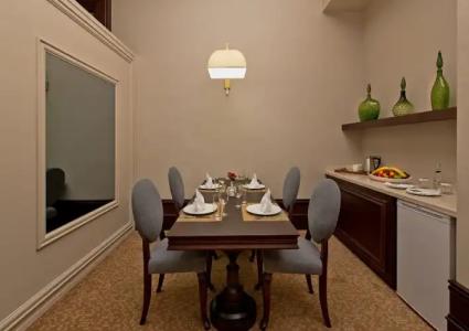 Isfanbul Holiday Home & Suites - 38