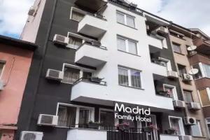 Family Hotel Madrid, София