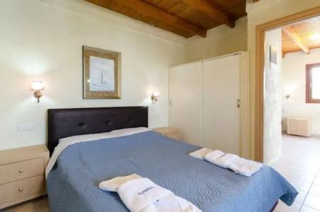 Eleonora Αnnissaras - 53