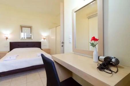 Eleonora Αnnissaras - 66