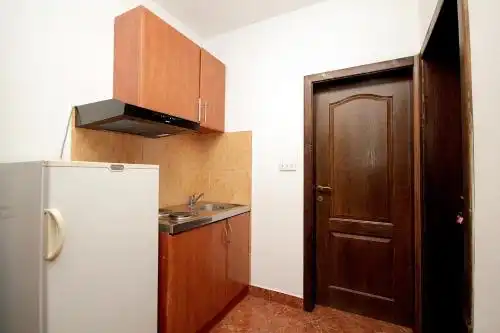 Nikolić - 12