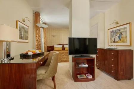 Hôtel Raspail Montparnasse - 129